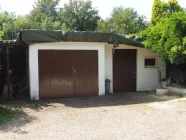 Garage mit Schuppen