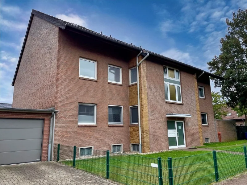 Außenansicht - Wohnung kaufen in Rheinberg - Eine Alternative zum Haus - viel Platz - 2 Bäder und 2 Küchen in sehr ruhiger, grüner Lage!