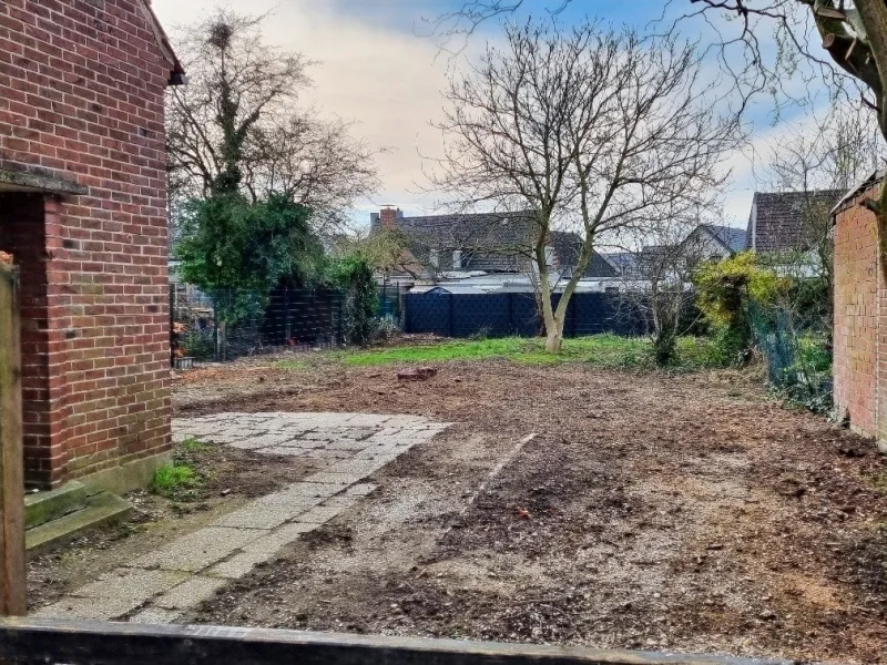 Gartenansicht - Haus kaufen in Weeze - Ideales Haus für Handwerker