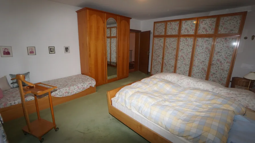 das große Eltern-Schlafzimmer