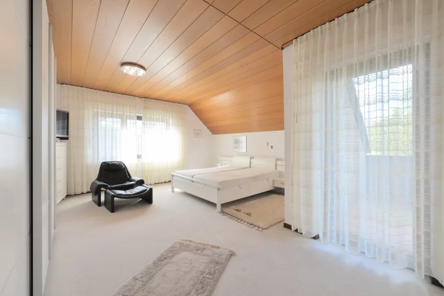 Schlafzimmer 1 mit Loggia