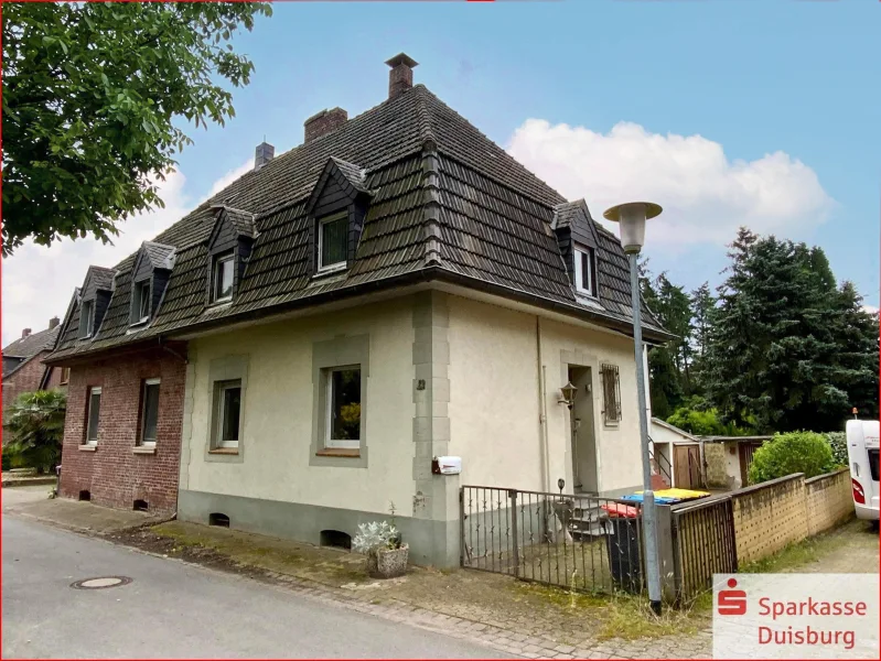 Straßenansicht - Haus kaufen in Kamp-Lintfort - ** Ihr neues Zuhause in ländlicher Umgebung **