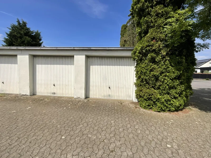 eine Garage auf dem Garagenhof