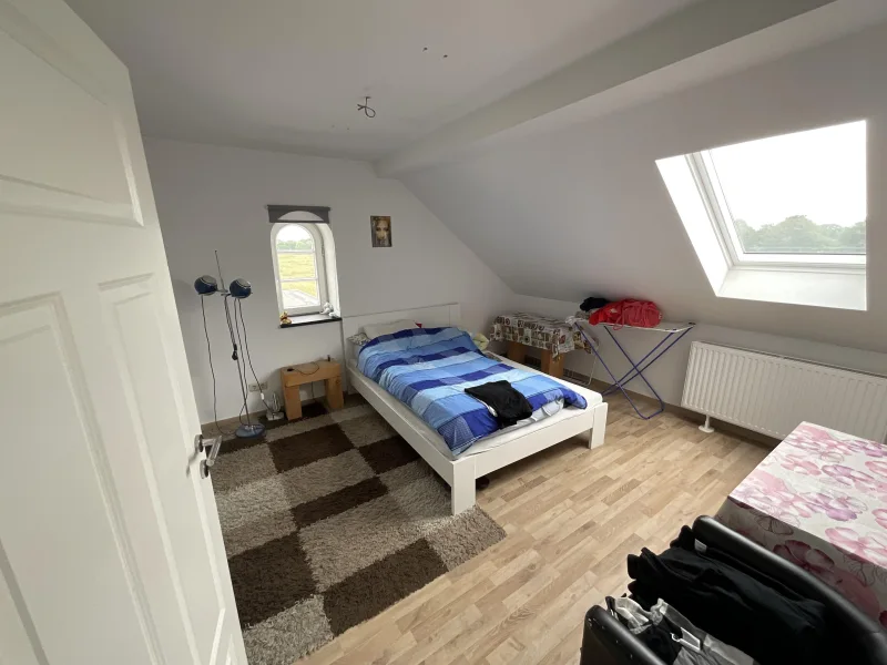 Schlafzimmer DG