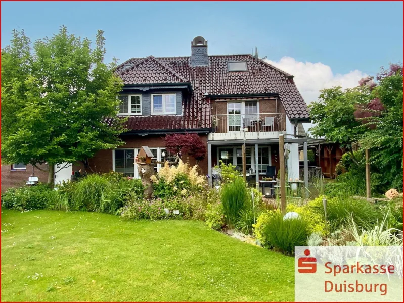 Rückansicht - Haus kaufen in Duisburg - ** Ein Traumhaus mit Gartenparadies **