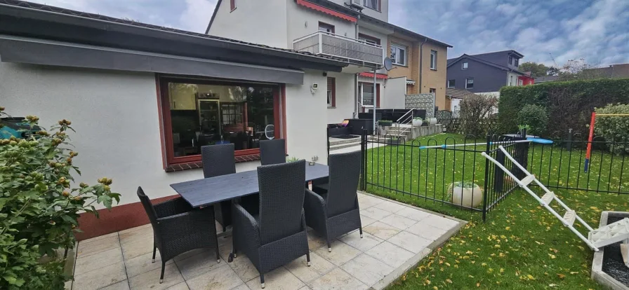 Terrasse Garten / Blick ins Gartenzimmer