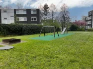 Garten und Spielplatz