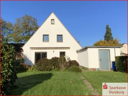 Rückansicht - Haus kaufen in Duisburg - ** Ideal für die kleine Familie **