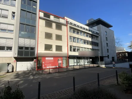 Straßenansicht - Büro/Praxis kaufen in Essen - 405 m² Komplett frei: Gepflegtes Geschäftshaus mit attraktiven Nutzungsperspektiven 