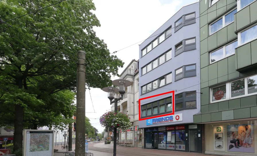 Straßenansicht - Büro/Praxis mieten in Essen - Ihr neuer Standort mit Aufzug im Herzen von Borbeck: ca. 120 m² Büro-/ Praxisetage im 1. OG