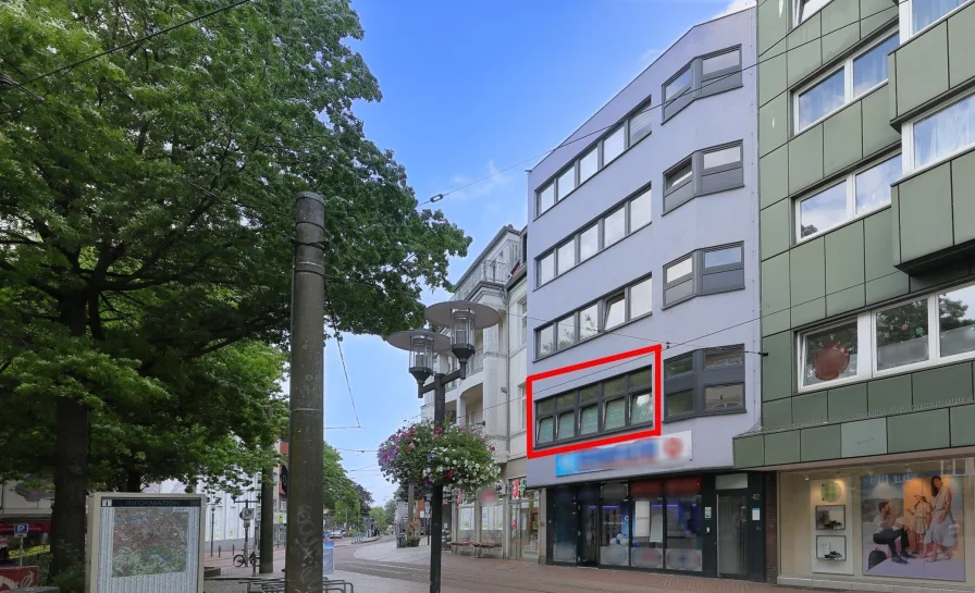 Straßenansicht - Büro/Praxis mieten in Essen - Ihr neuer Standort mit Aufzug im Herzen von Borbeck: ca. 120 m² Büro-/ Praxisetage im 1. OG