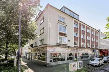 Straßenansicht - Haus kaufen in Essen - Vollvermietet, teilmodernisiert und top gepflegt! 2 Mehrfamilienhäuser mit Fernwärmeheizung aus 2024