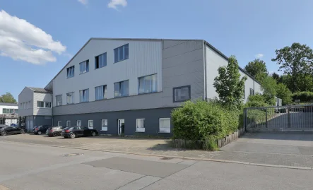 Straßenansicht - Halle/Lager/Produktion kaufen in Heiligenhaus - Produktionshalle mit Büro- und Lagerflächen in Heiligenhaus mit guter überregionaler Anbindung