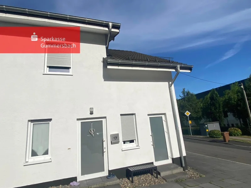 Außenansicht - Haus kaufen in Wiehl - Neuwertiges Eigenheim zur Kapitalanlage oder zum Selbstbezug nahe Bielstein!