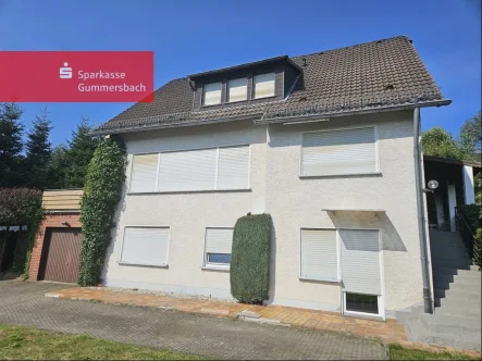 Grundstücksansicht - Haus kaufen in Gummersbach - Ein Haus mit unverbautem Fernblick!