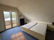 Schlafzimmer (DG)