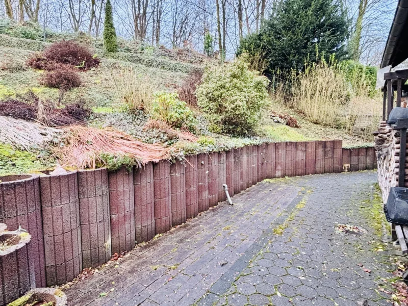 Terrasse hinter dem Haus