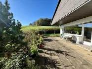 Terrasse mit Ausblick in die Natur