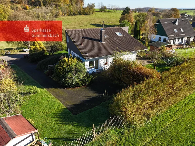 Außenansicht - Haus kaufen in Gummersbach - Großzügiges Architektenhaus mit unverbautem Naturblick!