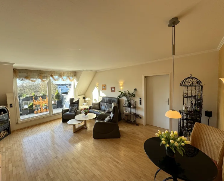 Wohnzimmer - Wohnung kaufen in Düsseldorf - Niedrige Energiekosten! Qualitativ hochwertiges Wohnen auf zwei Ebenen!
