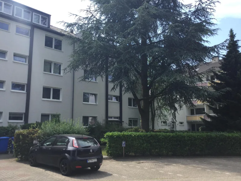 Eingangsansicht - Wohnung kaufen in Ratingen - Zu Fuß in die City...