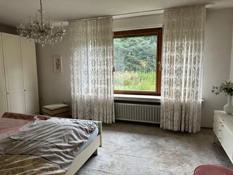 Großes Schlafzimmer im EG