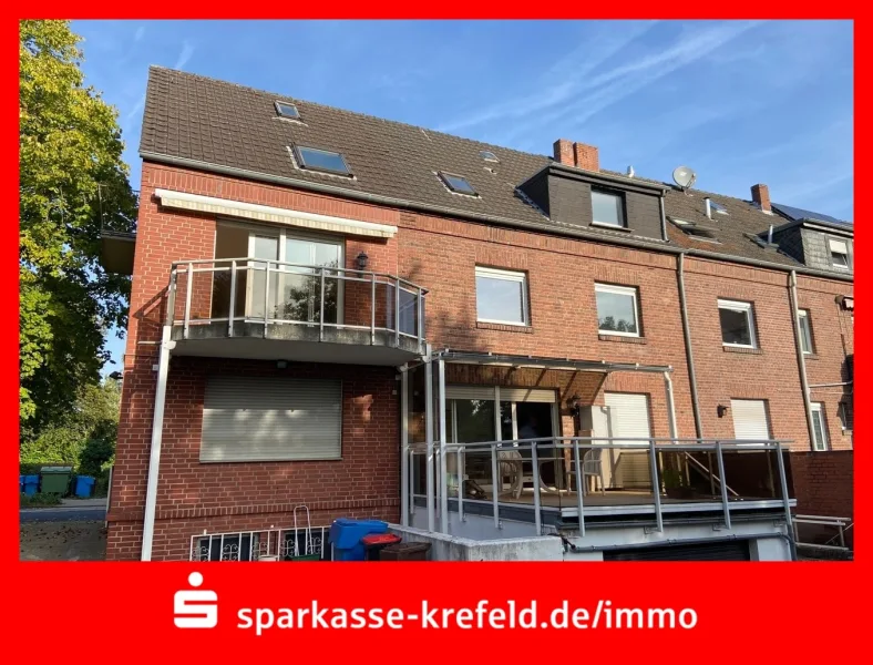 Rückansicht - Haus kaufen in Krefeld - Dreifamilienhaus mit 2 Garagen