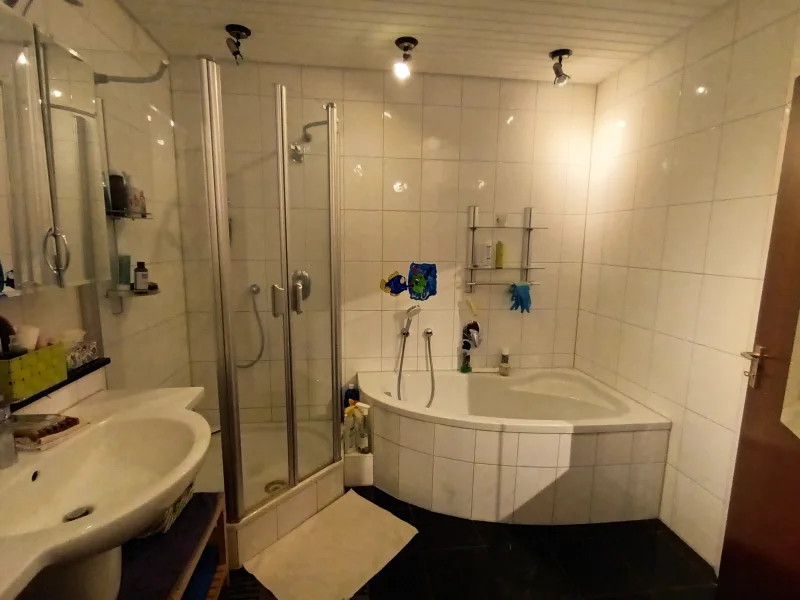 Badezimmer im Obergeschoss