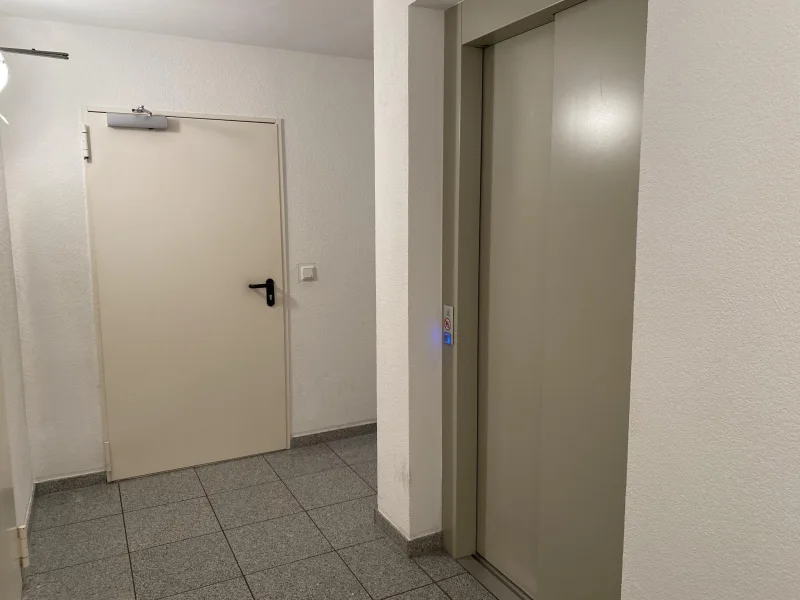 Aufzug bis in den Keller