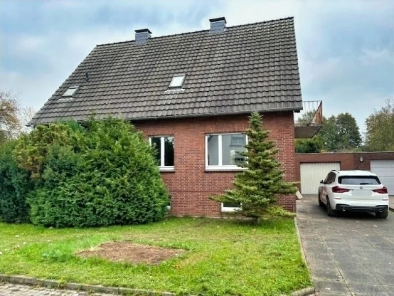 Vorderansicht - Haus kaufen in Geldern - freistehendes Einfamilienhaus in bester Lage