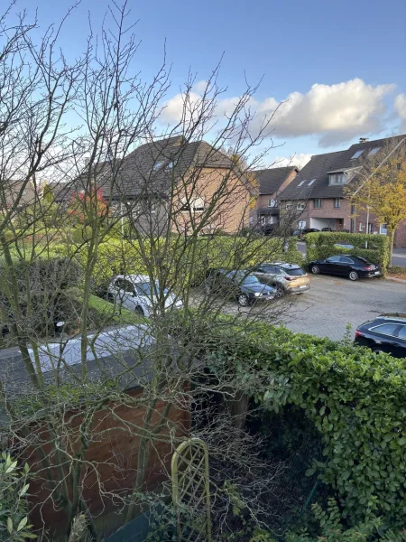 Blick vom Balkon auf den Stellplatz