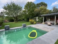 Pool mit Terrasse