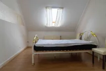 Schlafzimmer 1.OG Wohnung rechts