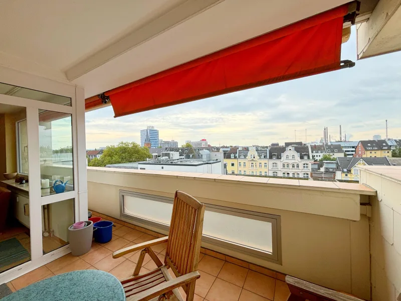 Loggia mit Blick auf die Stadt 