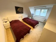 Schlafzimmer 2 DG Wohnung 1