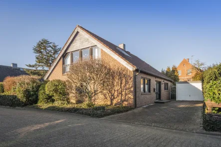 Titelbild - Haus kaufen in Kaarst - Ihr neues Zuhause! Familientraum mit viel Potenzial
