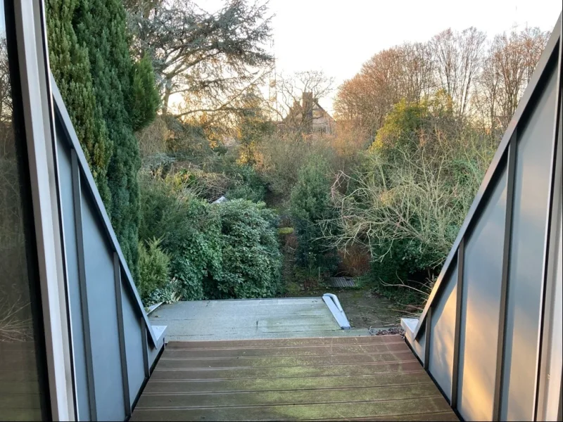 Blick vom Schlafzimmer in den Garten