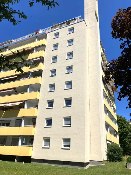 das Gebäude II - Wohnung kaufen in Puchheim - Großzügige 2-Zimmer-Wohnung: Erstbezug nach Sanierung!