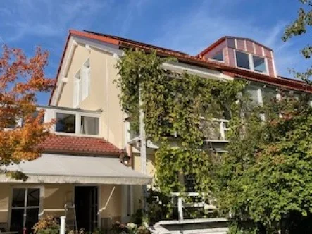 die sonnige Südseite - Wohnung mieten in Hebertshausen - Großzügige Dachgeschosswohnung mit Blick ins Grüne!