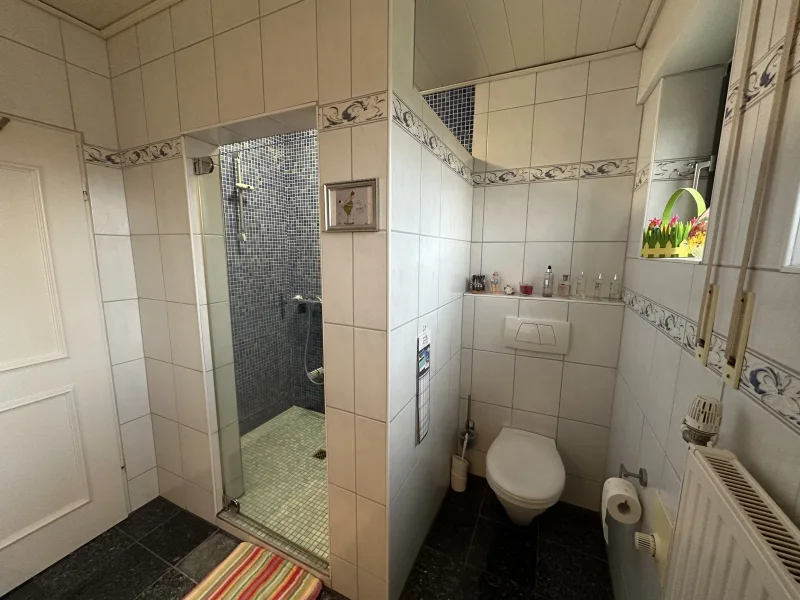 Badezimmer OG-Wohnung