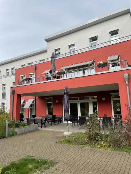 Terrasse - Wohnung kaufen in Düsseldorf - Kapitalanleger aufgepasst! schönes Pflegeappartement in Düsseldorf-Rath!
