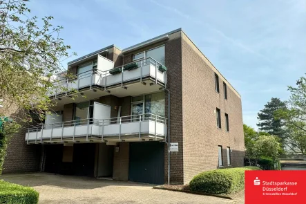 Hausansicht - Wohnung kaufen in Düsseldorf - Modernes Wohnen mit Zwei Zimmern und Zwei Balkonen in Lohausen!