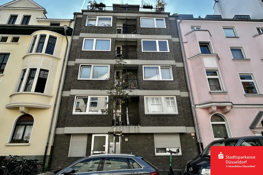 Außenansicht  - Wohnung kaufen in Düsseldorf - Moderne 2-Zimmer-Wohnung mit Balkon in Golzheim