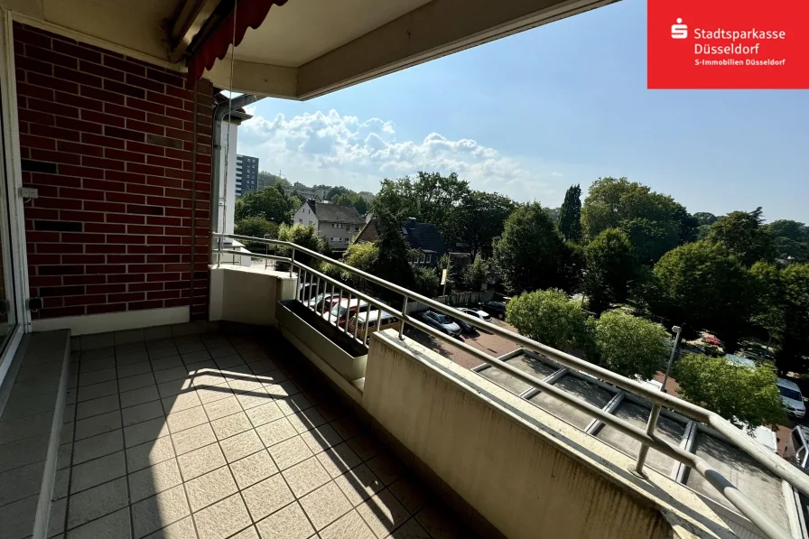 Balkon - Wohnung kaufen in Monheim - Helle 3-Zimmer-Wohnung in Monheim mit Balkon und Einbauküche