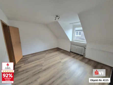 Wohnzimmer - Wohnung mieten in Oberhausen - Perfekt für Singles oder Paare! Dachgeschosswohnung in Oberhausen-Osterfeld