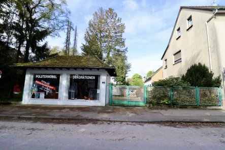 Straßenansicht - Grundstück kaufen in Solingen - Schön geschnittenes Baugrundstück in guter Wohnlage von SG-Wald
