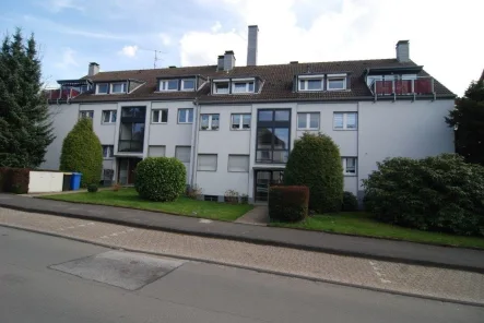 Hausansicht - Haus kaufen in Solingen - Top-Investment! 16 Wohnungen und 19 Garagen in bester Lage von Solingen-Gräfrath