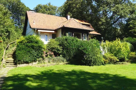 Titelbild - Haus kaufen in Wuppertal - Traumhaftes Einfamilienhaus in Toplage mit Nebengebäude direkt am Naturschutzgebiet!