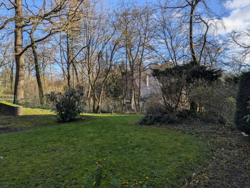 Gemeinschaftsgarten vor Terrasse