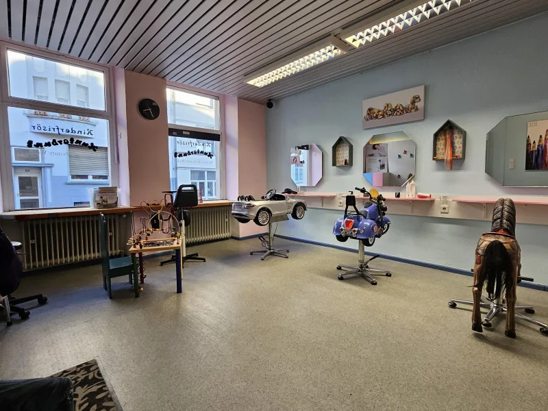 Kinderfriseursalon Perspektive 2